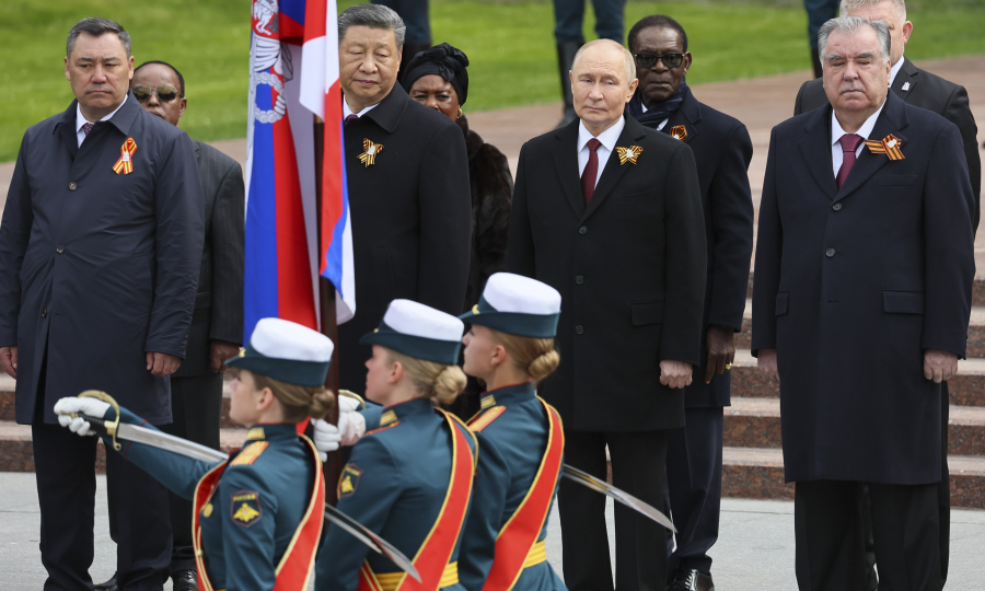 Η επιβλητική παρέλαση Πούτιν στην Κόκκινη Πλατεία και το μήνυμα στη Δύση