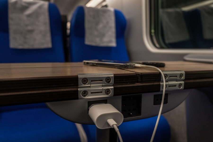 Προ των πυλών ο νέος φορτιστής για όλες τις συσκευές, τι θα γίνει με τα λάπτοπ