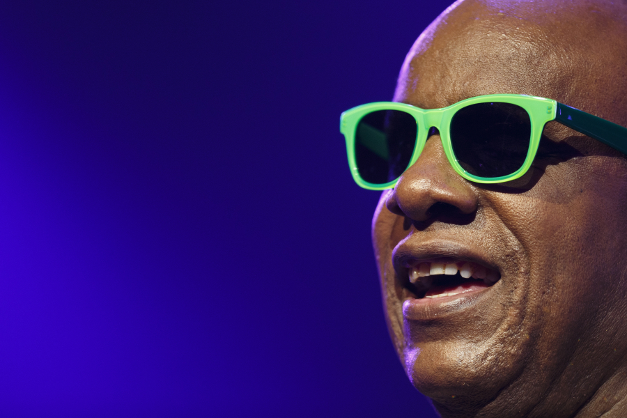 Η αφοπλιστική απάντηση του Stevie Wonder για το beef των Drake - Lamar