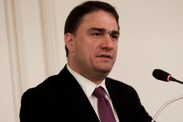 Τσουκαλάς: Η χώρα χρειάζεται πολιτική αλλαγή, όχι αλλαγή διαχείρισης