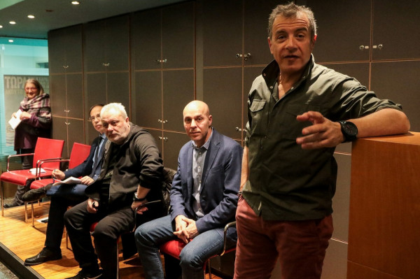 Αγριος καυγάς Θεοδωράκη - Ψαριανού: «Αληταριά» - «Ντροπή»