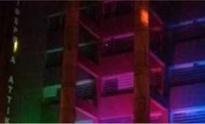 Πολύχρωμο φωταγωγήθηκε το κεντρικό κτίριο της Περιφέρειας Αττικής ενόψει Athens Pride