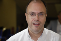 Θεοχαρόπουλος: «Ο κόσμος της Αριστεράς δεν θα συγχωρέσει νέες αποχωρήσεις»