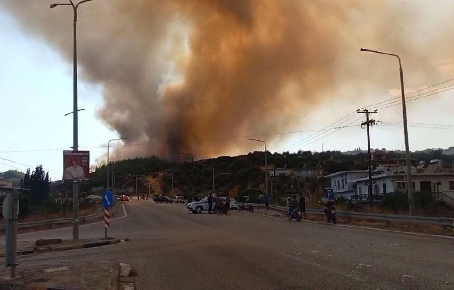 Αιτωλοακαρνανία: Χωρίς ενεργό μέτωπο η φωτιά - Παραμένουν ισχυρές δυνάμεις της Πυροσβεστικής