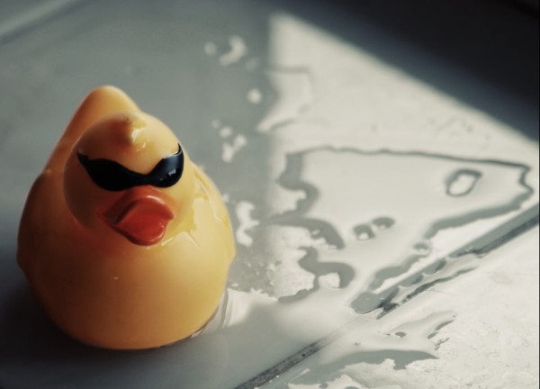 "Παράδεισος" βακτηρίων τα πλαστικά παπάκια για το μπάνιο των μικρών παιδιών