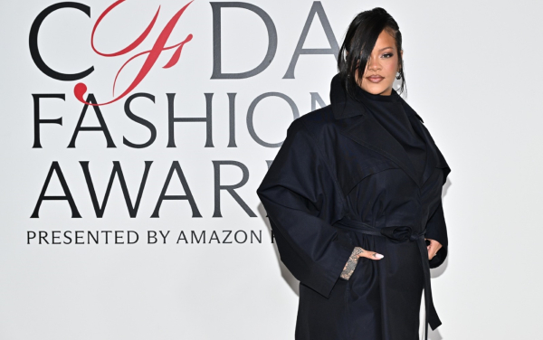 Η πρώτη εμφάνιση της Ριάνα στο κόκκινο χαλί μετά τη γέννηση της κόρης της