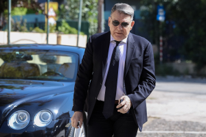 Ο Κούγιας ξαναχτύπησε: Ο Αποστόλης έχει ανδρικά χαρακτηριστικά, παραδέχτηκε την πράξη του