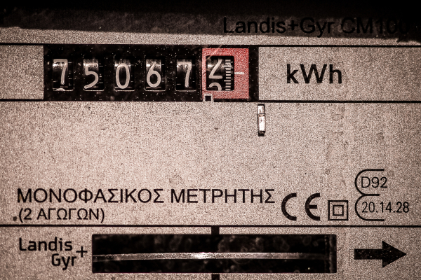 Σφοδρές αντιδράσεις για την είσπραξη δημοτικών τελών από τους προμηθευτές μέσω των λογαριασμών ρεύματος