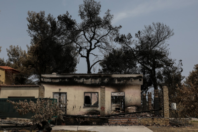 Φωτιά στην Εύβοια: Πυροσβέστης βοηθούσε σε διπλανό χωριό και κάηκε το σπίτι του (βίντεο)