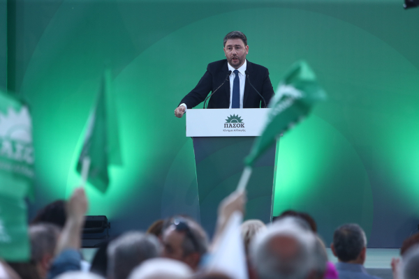 Ο Νίκος Ανδρουλάκης ανεβάζει αντιπολιτευτικές στροφές