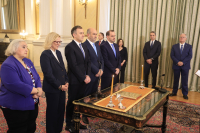 Ορκίστηκαν τα νέα μέλη της κυβέρνησης – Μόνιμη Υπηρεσιακή Υφυπουργός η Παπαδοπούλου