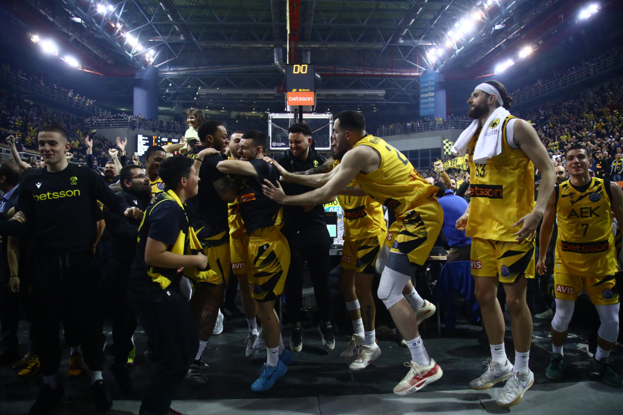 Η μεγάλη κίνηση του Σάκοτα στο ΑΕΚ-Ναντέρ που ξεσήκωσε κι άλλο τον κόσμο! (video)