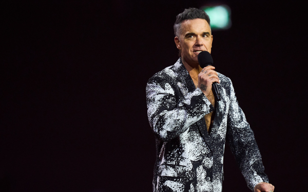 Ο Ρόμπι Γουίλιαμς αποκάλυψε ότι χρησιμοποιεί το ΑΙ για τις αναρτήσεις στο Instagram