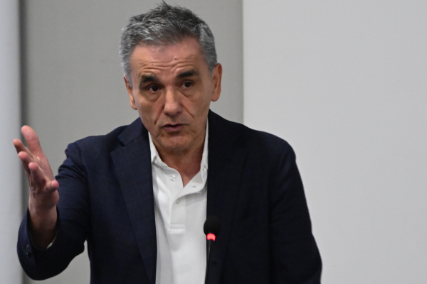 Τσακαλώτος για Γάζα: «Ο βομβαρδισμός σχολείου είναι πράξη αυτοάμυνας; Θα σας θυμόμαστε κ. Μητσοτάκη.»