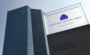 Μειώθηκε κατά 1 δισ. ευρώ το όριο του ELA προς τις τράπεζες