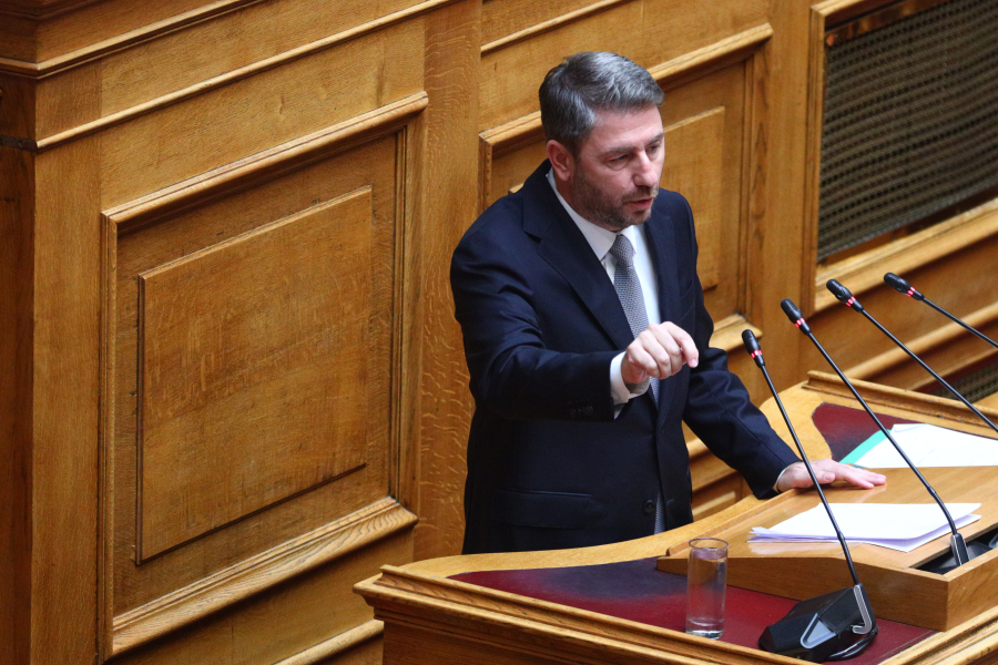 Ανδρουλάκης: «Δειλός ο πρωθυπουργός, αυτοφωράκηδες οι βουλευτές της ΝΔ» - «Επικίνδυνος ο Μητσοτάκης», λέει ο Φάμελλος