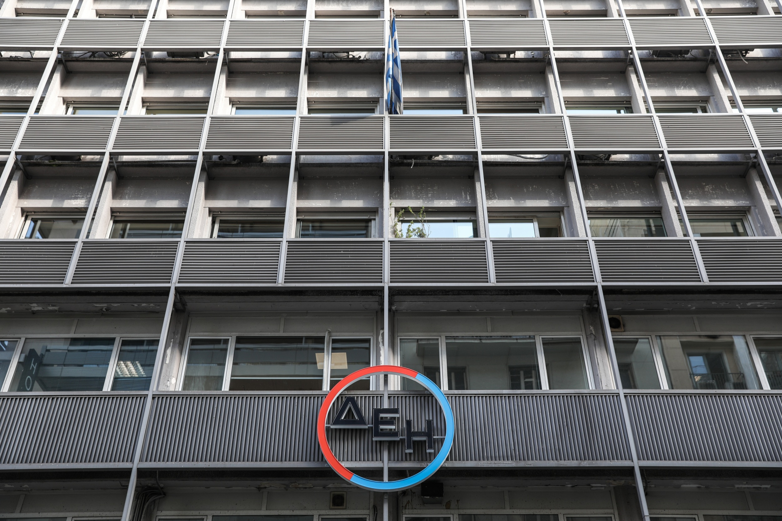 Κοινή εταιρεία από ΔΕΗ και Dimand για την ανάπτυξη γραφειακού συγκροτήματος στη Μεσογείων, οι ανεξέλεγκτες αυξήσεις στα ασφάλιστρα υγείας, ο GIO και η Future Billionaires Group και η ατάκα Γιούνκερ που έκλεψε την παράσταση στο δείπνο του Eurogroup