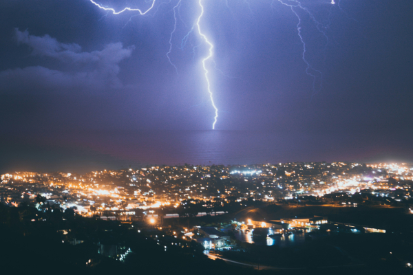 Η Αττική στο επίκεντρο της κακοκαιρίας: Κατά ριπάς τα «112» - Όλα τα έκτακτα μέτρα (LIVE Χάρτης)