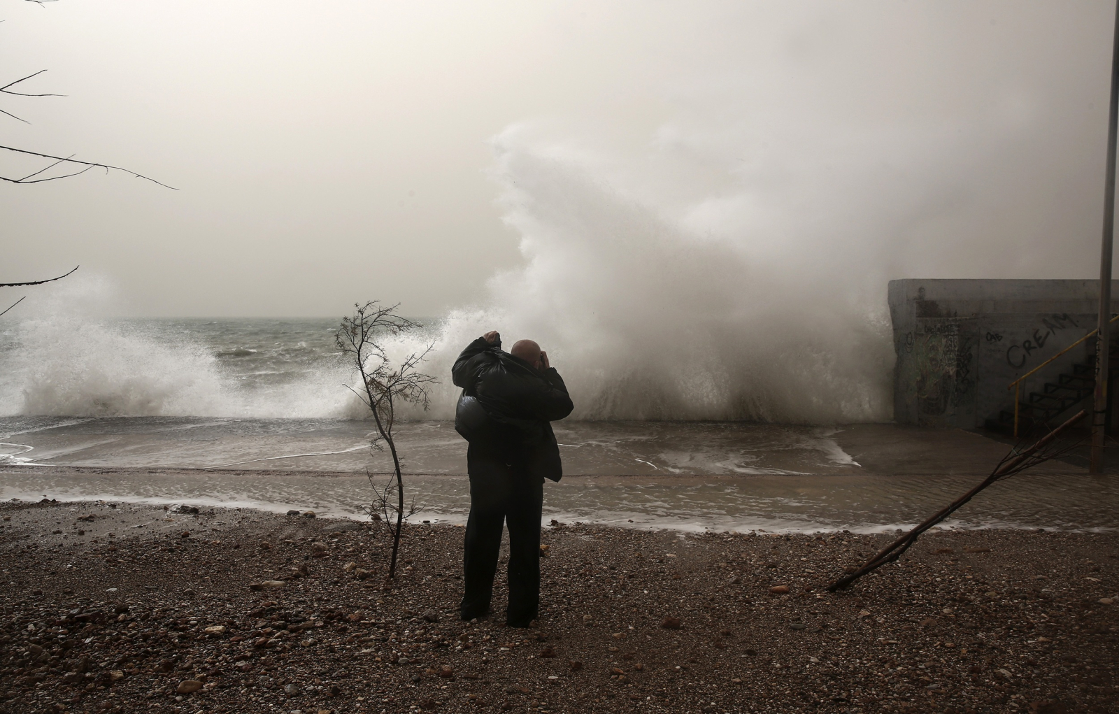 Η Αττική στο επίκεντρο της κακοκαιρίας: Κατά ριπάς τα «112» - Όλα τα έκτακτα μέτρα (LIVE Χάρτης)