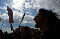Ο φόβος της πλατείας ξαναζεί για την κυβέρνηση - Μαθητές και φοιτητές σέρνουν το χορό