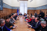 Με την όπισθεν το ΠΑΣΟΚ για τις συνεργασίες