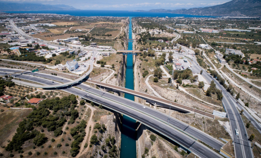 Απαγορεύεται η κυκλοφορία φορτηγών στη διώρυγα της Κορίνθου προς Πάτρα