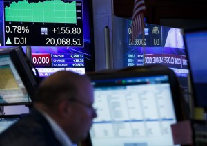 Bloomberg, Reuters, FT και AFP σχολιάζουν την έξοδο στις αγορές