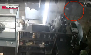 Δάφνη: Φούρναρης κυνήγησε ληστή με φτυάρι - Βίντεο ντοκουμέντο