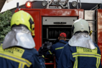 Φωτιά σε διαμέρισμα στην Αργυρούπολη – Χωρίς τις αισθήσεις της ανασύρθηκε ηλικιωμένη