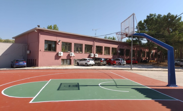 3ο ΕΠΑΛ Χαλανδρίου: Εκτός σχολείου η διευθύντρια που μοίραζε αποβολές και έβαζε τους μαθητές να σκάβουν