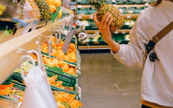 Αγίου Πνεύματος 2024: Τι ώρα κλείνουν τα σούπερ μάρκετ σήμερα