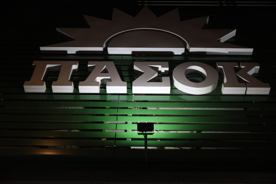 ΠΑΣΟΚ για Τασούλα και μπάζωμα Τεμπών: Ας μην εξευτελίζεται άλλο η κυβέρνηση.