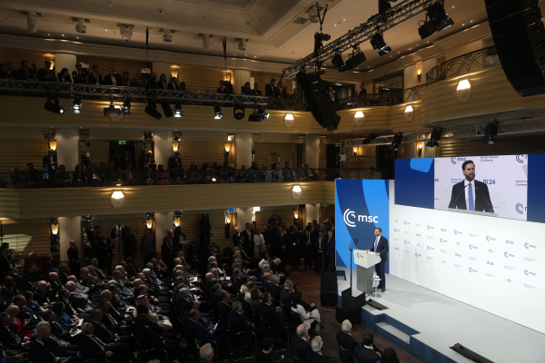 Διάσκεψη του Μονάχου: H έκθεση που πιστοποιεί πως ΗΠΑ - Ευρώπη βρίσκονται σε «πόλεμο»