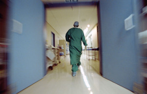 Ηράκλειο: Γιατροί έσωσαν τον αντίχειρα 21χρονου που ακρωτηριάστηκε σε μηχανή του κιμά