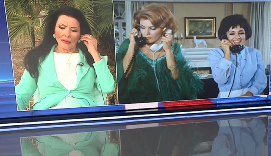 Μάρθα Καραγιάννη: «Με ξάφνιασε, ήταν ένα αγαπημένο πρόσωπο» λέει συγκινημένη η Ζωζώ Σαπουντζάκη (βίντεο)