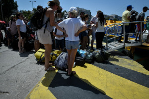 ΟΑΕΔ: Ο Κοινωνικός Τουρισμός κάνει δώρο τα ακτοπλοϊκά εισιτήρια - Ποιοι είναι οι δικαιούχοι