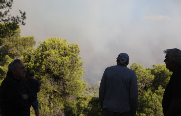 Εκτός ελέγχου η φωτιά τώρα στο Πόρτο Γερμενό: Κάηκαν σπίτια, 112 για Λιβαδόστρα - Όλες οι εξελίξεις με τις πυρκαγιές