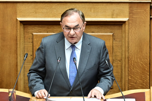 Ο «γαλάζιος» Καλογερόπουλος «αδειάζει» τον Θεοχάρη για τους «κακομοίρηδες» - «Να είναι πιο προσεκτικός»