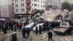 Τουρκία: Στους 18 έφτασαν οι νεκροί από την κατάρρευση της πολυκατοικίας