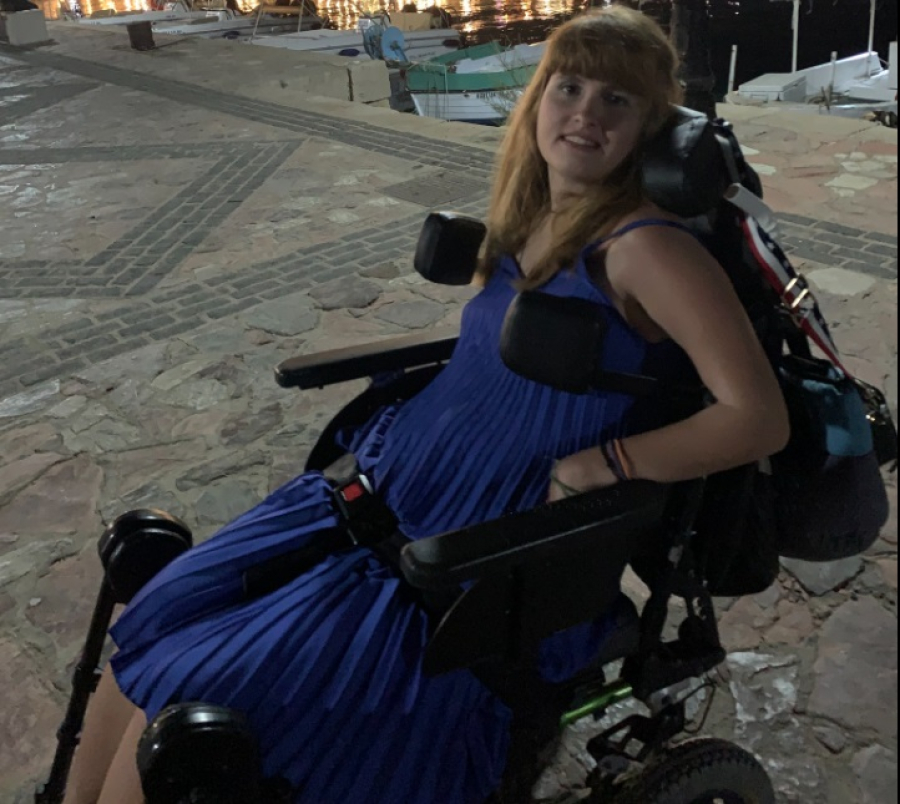 Η Μυρτώ της Πάρου γιορτάζει τα 28α γενέθλιά της (εικόνες)