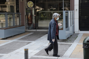 Κορονοϊός: «Βράζει» η Αττική παρά τα μέτρα, ο «χάρτης» των κρουσμάτων