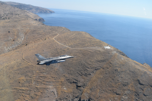 Τουρκικές προκλήσεις με υπερπτήσεις πάνω από ελληνικά νησιά ανήμερα Δεκαπενταύγουστου