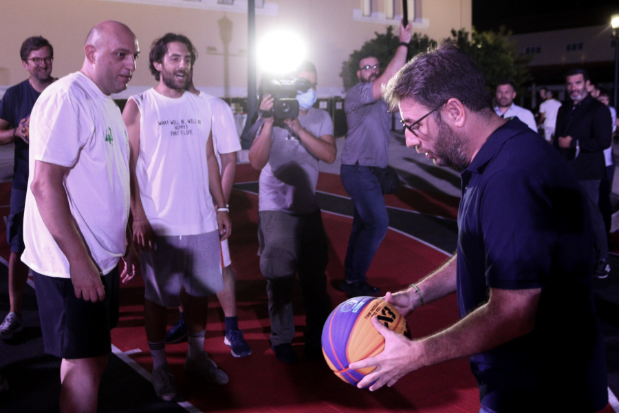 Τραυματισμός Νίκου Ανδρουλάκη: Όταν οι πολιτικοί αρχηγοί «πληγώθηκαν» από τα σπορ