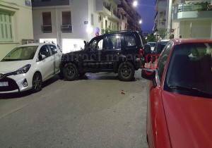 Πάτρα: Τρελή πορεία τζιπ, πήρε σβάρνα πέντε αυτοκίνητα (pic)