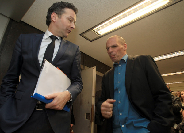 Ο Ντάισελμπλουμ «δίνει» τον Βαρουφάκη: «Με ακολούθησε στο διάδρομο και μου έδωσε το χέρι»