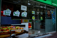 Pizza Fan: Επιχειρηματίας με γνωστή αλυσίδα καφέ εξετάζει εξαγορά