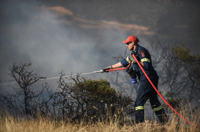 Πρώτη έκτακτη επιχορήγηση 300.000 ευρώ στον δήμο Σαρωνικού, λόγω της φωτιάς