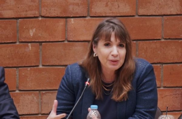 Φανή Μ. Κουντούρη: Περιστρεφόμενες πόρτες μεταξύ πολιτικής και δημοσιογραφίας