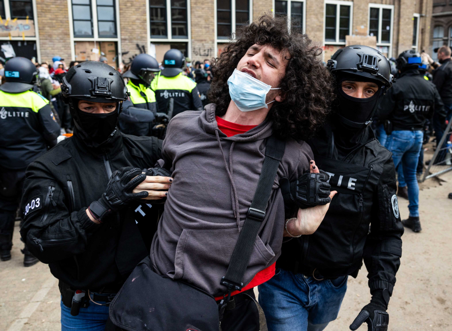 Διαδηλώσεις για Γάζα: Με... μπουλντόζες και ρόπαλα κατά φοιτητών στο πανεπιστήμιο του Αμστερνταμ