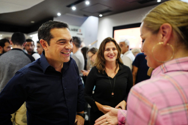 Σινεφίλ Τσίπρας και Μπαζιάνα - Παρακολούθησαν ταινία για το Brexit (pics)